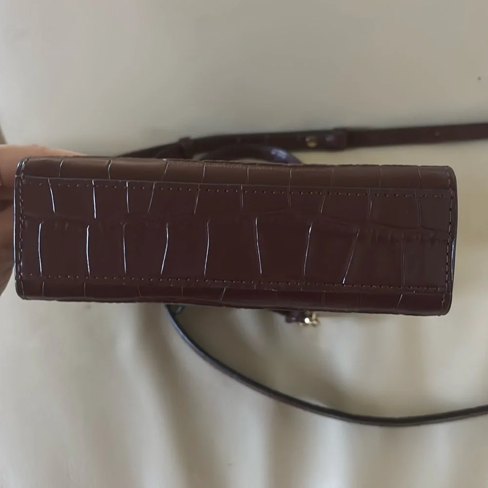 Marc Jacobs Micro Leather Burgundy Embossed Crocodile Crossbody - Picture 6 of 9